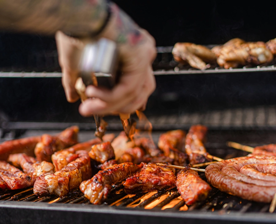 Τσικνοπέμπτη mee(a)ts Metal: Όταν το Κρέας Γίνεται Τραγούδι (από μια χορτοφάγο)