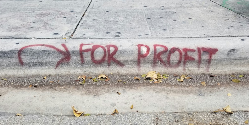 Editorial #4: Πόρνες...