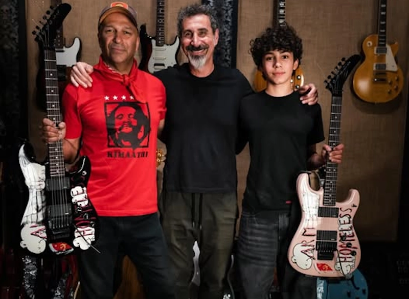 Συνεργασία του Tom Morello με τον Serj Tankian, με συμμετοχή και του 15χρονου γιου του Morello