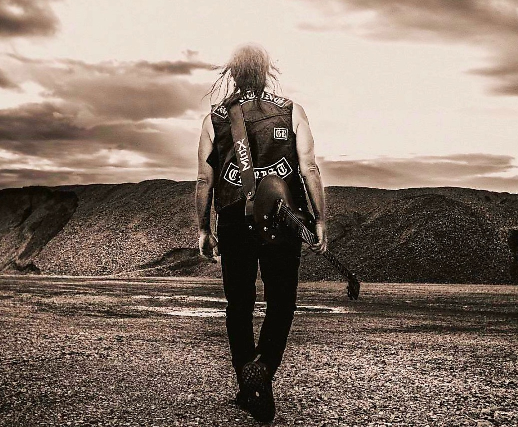 Ωδή στο Rock 'n Roll από τον  Σάκη Τόλη