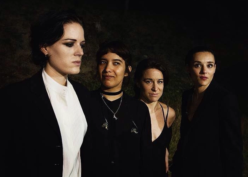 Savages: Δύο ακυκλοφόρητα τραγούδια για τα 10 χρόνια του “Adore Life”